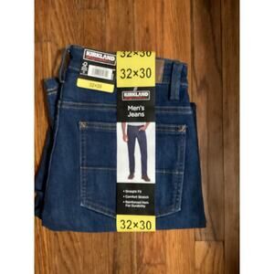 Kirkland Signature Classic Straight Jeans – Size 32x30 – Clean Blue Wash – New